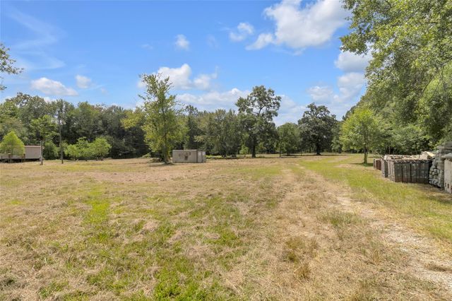 310 County Road 3280, Cleveland, TX 77327
