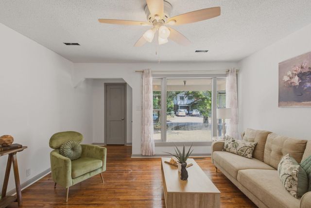 821 S Christine St, Wichita, KS 67218