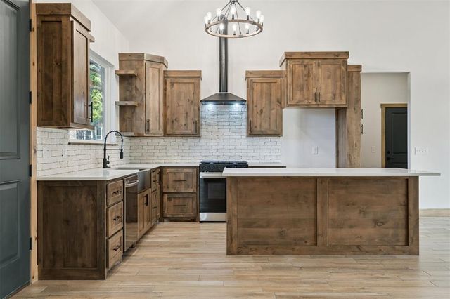 9381 Tallpines Road, Noble, OK 73068