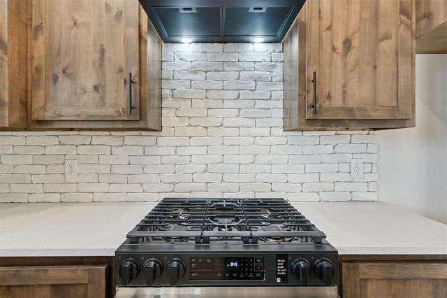 9381 Tallpines Road, Noble, OK 73068