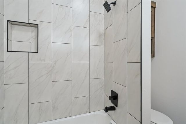 9381 Tallpines Road, Noble, OK 73068