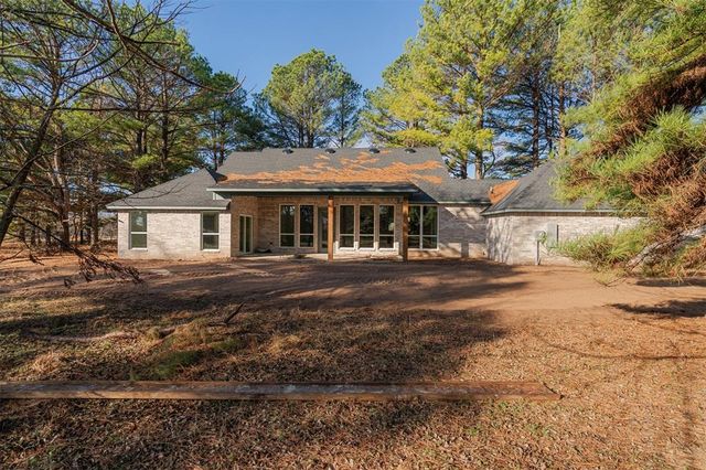 9381 Tallpines Road, Noble, OK 73068