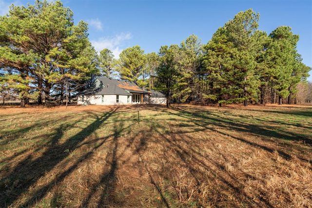 9381 Tallpines Road, Noble, OK 73068