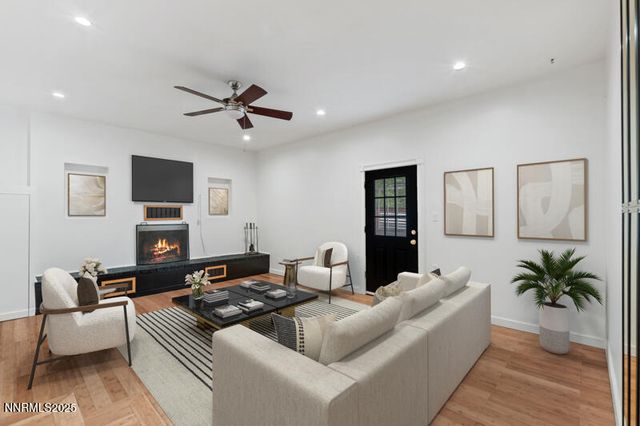 850 W 11th Street, Reno, NV 89503