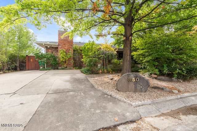 850 W 11th Street, Reno, NV 89503