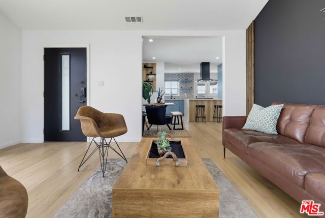 2022 W 77th Street, Los Angeles, CA 90047