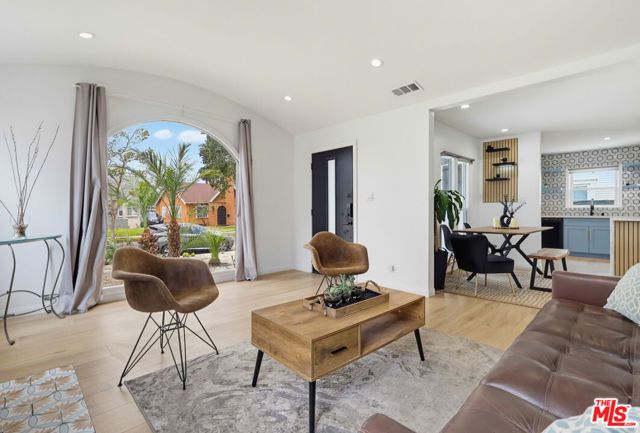 2022 W 77th Street, Los Angeles, CA 90047