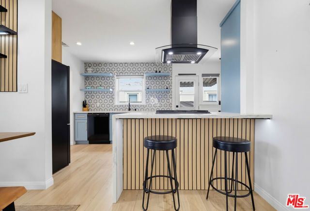 2022 W 77th Street, Los Angeles, CA 90047
