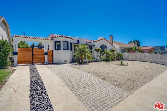 2022 W 77th Street, Los Angeles, CA 90047