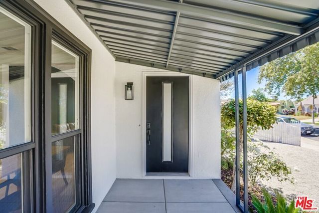 2022 W 77th Street, Los Angeles, CA 90047