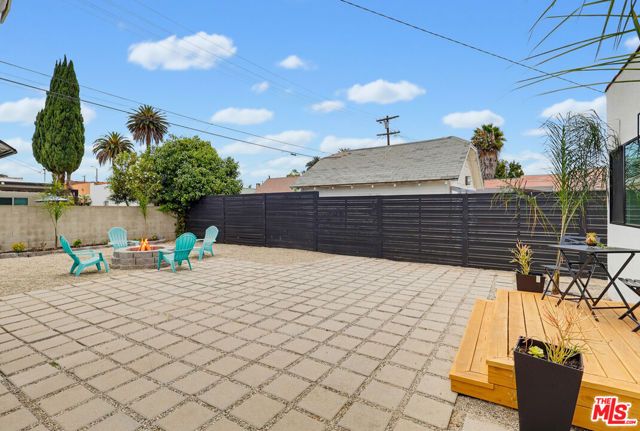 2022 W 77th Street, Los Angeles, CA 90047