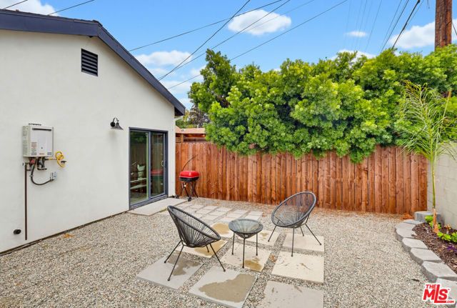 2022 W 77th Street, Los Angeles, CA 90047