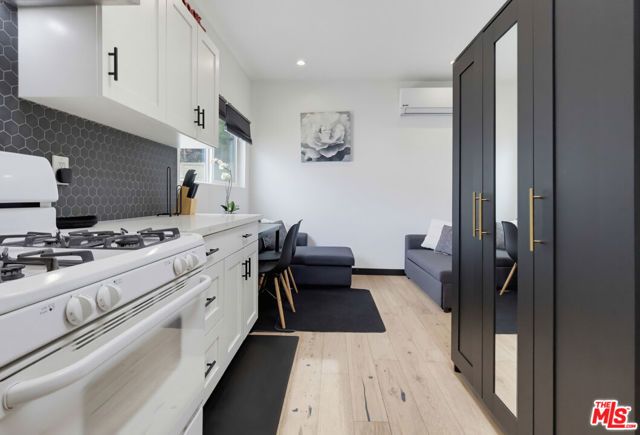 2022 W 77th Street, Los Angeles, CA 90047