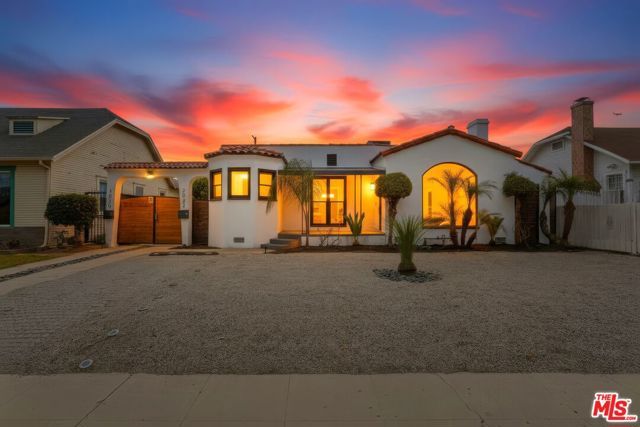 2022 W 77th Street, Los Angeles, CA 90047