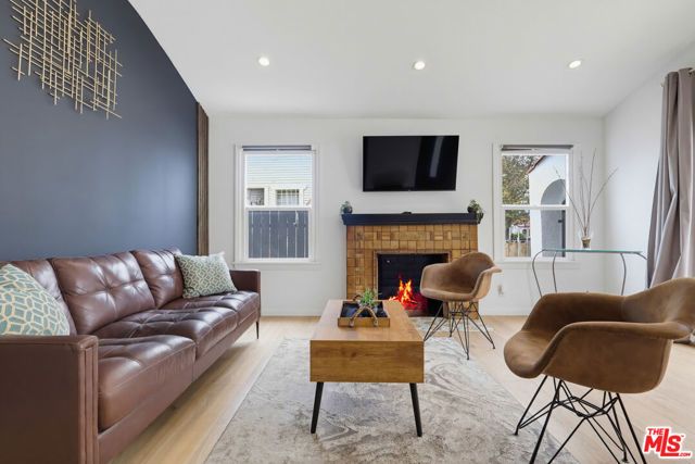 2022 W 77th Street, Los Angeles, CA 90047