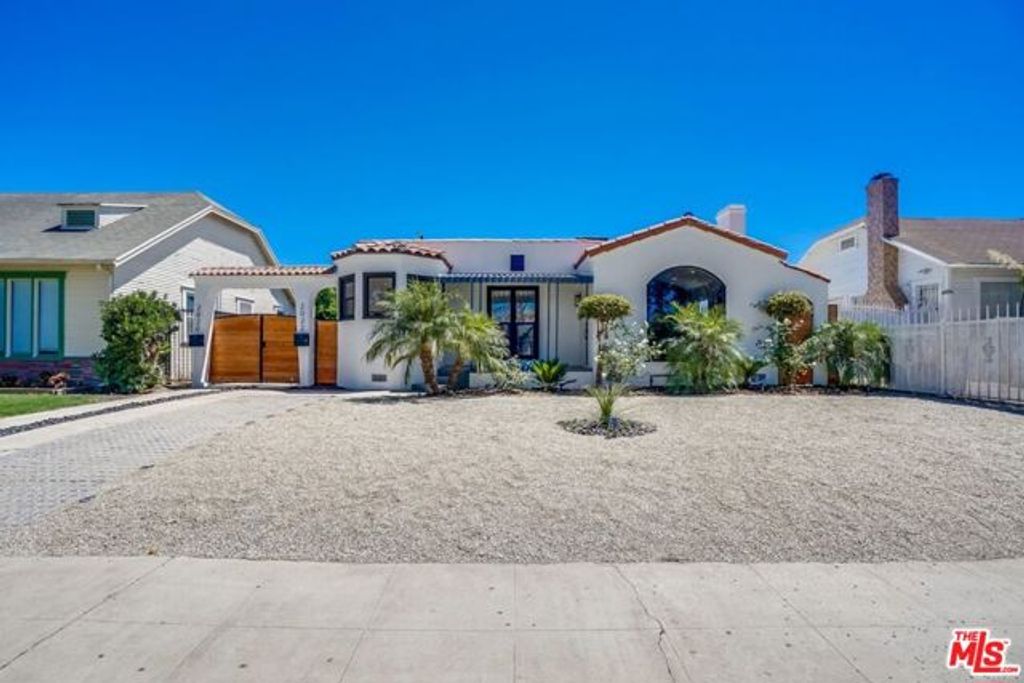 2022 W 77th Street, Los Angeles, CA 90047