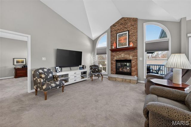 304 Gullane Drive, St Charles, MO 63301