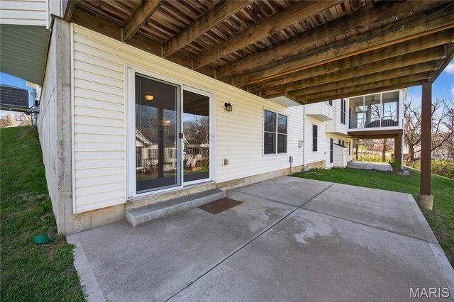 304 Gullane Drive, St Charles, MO 63301