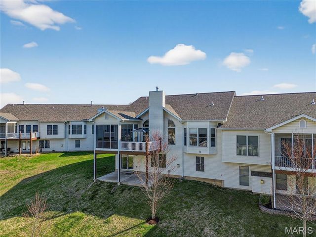 304 Gullane Drive, St Charles, MO 63301