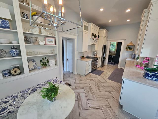 1403 SE Second Street, Evansville, IN 47713