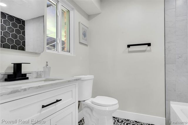 24139 Philip Drive, Southfield, MI 48075