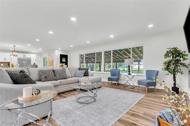 24139 Philip Drive, Southfield, MI 48075