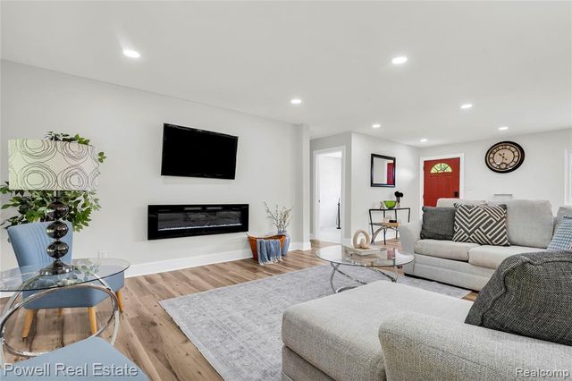 24139 Philip Drive, Southfield, MI 48075