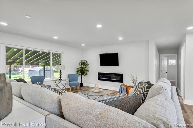 24139 Philip Drive, Southfield, MI 48075