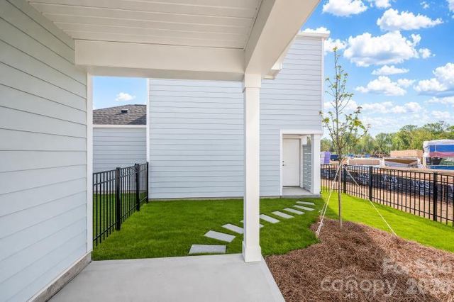 10110 Mamillion Drive, Huntersville, NC 28078