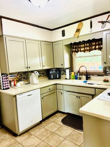 278 Jacqueline Cir, Camden, TN 38320