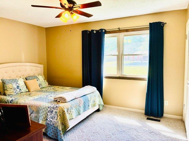 278 Jacqueline Cir, Camden, TN 38320