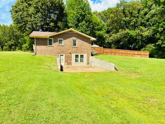 278 Jacqueline Cir, Camden, TN 38320