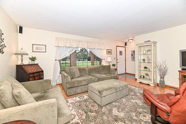 4465 Pilgrim ROAD, Brookfield, WI 53005