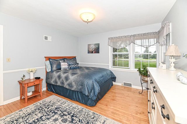 4465 Pilgrim ROAD, Brookfield, WI 53005