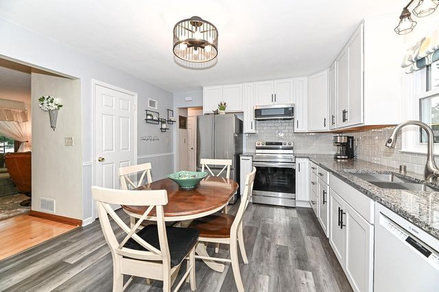 4465 Pilgrim ROAD, Brookfield, WI 53005