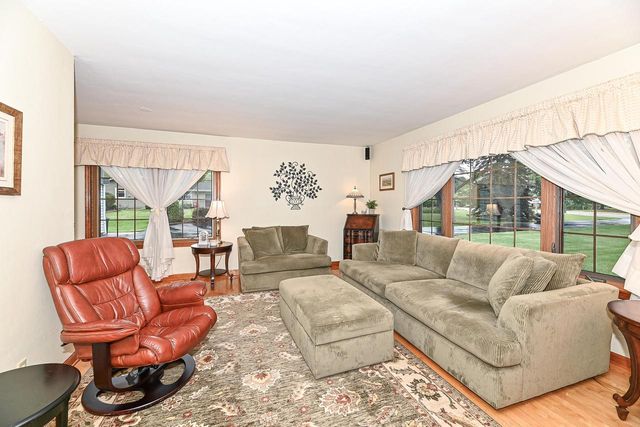 4465 Pilgrim ROAD, Brookfield, WI 53005