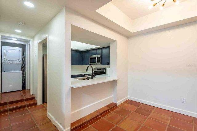 4405 W FAIR OAKS AVENUE 8, Tampa, FL 33611