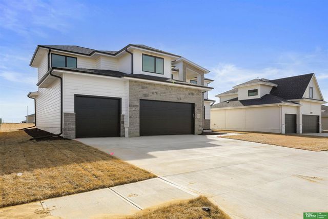 5713 N 198th Street, Elkhorn, NE 68022