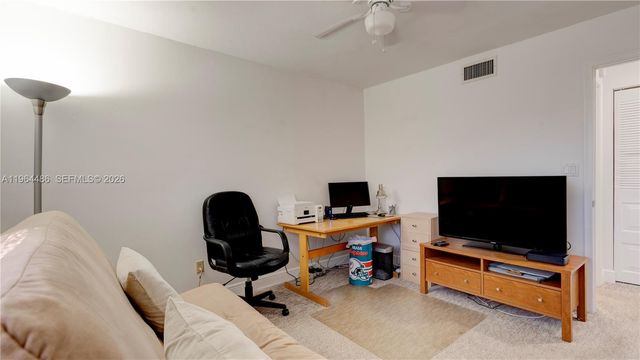 20120 NE 3rd Ct 8, Miami, FL 33179