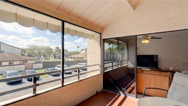 20120 NE 3rd Ct 8, Miami, FL 33179