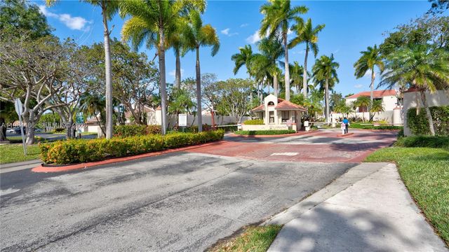 20120 NE 3rd Ct 8, Miami, FL 33179