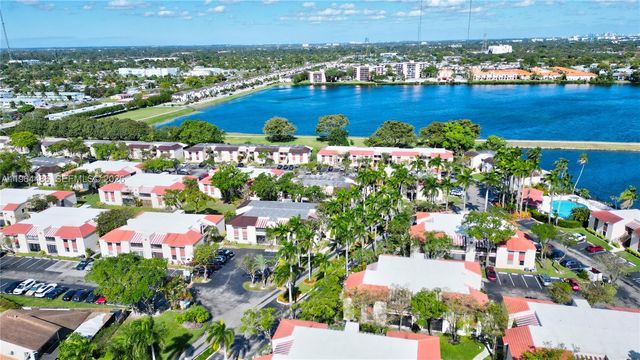 20120 NE 3rd Ct 8, Miami, FL 33179