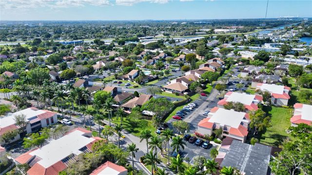 20120 NE 3rd Ct 8, Miami, FL 33179