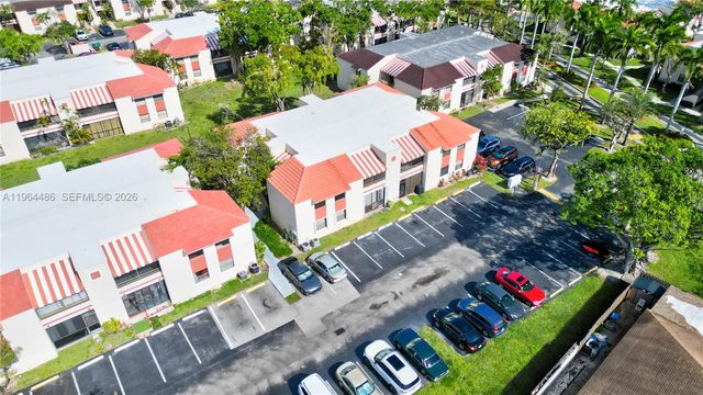 20120 NE 3rd Ct 8, Miami, FL 33179