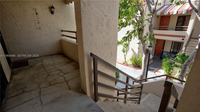 20120 NE 3rd Ct 8, Miami, FL 33179