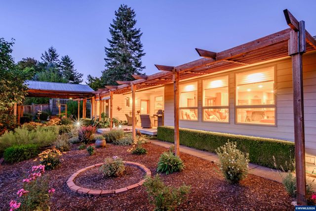 2548 NW Maser Dr, Corvallis, OR 97330