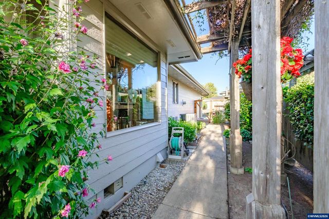2548 NW Maser Dr, Corvallis, OR 97330