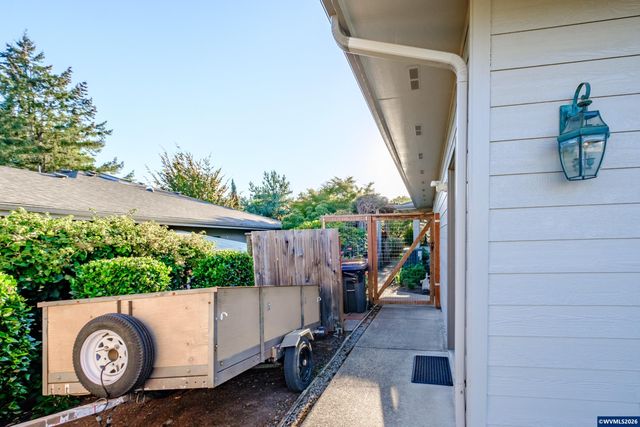 2548 NW Maser Dr, Corvallis, OR 97330