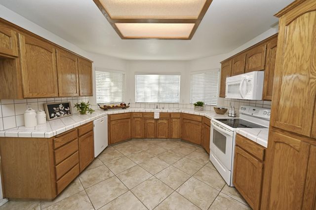 1786 E Everglade Avenue, Fresno, CA 93720