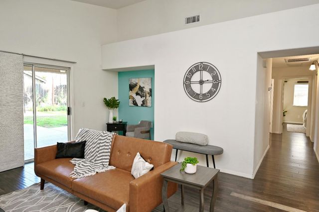 1786 E Everglade Avenue, Fresno, CA 93720